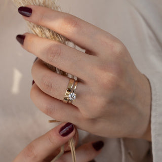 8 Ayar Altın Alyanslı Tektaş Kadın Yüzük