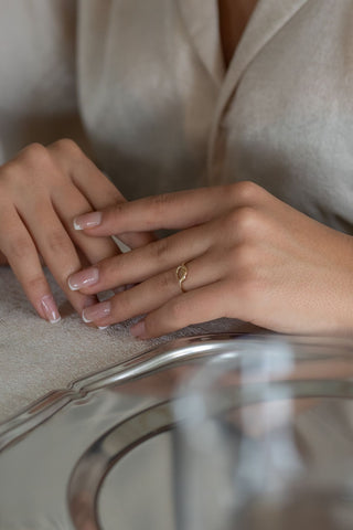 8 Ayar Taşsız Düğüm Desenli Kadın Altın Minimal Yüzük