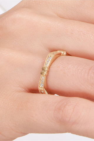 8 Ayar Taşlı Trend Kadın Altın Yüzük