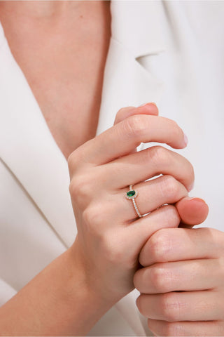 8 Ayar Yeşil Taşlı Minimal Kadın Altın Eklem Yüzük