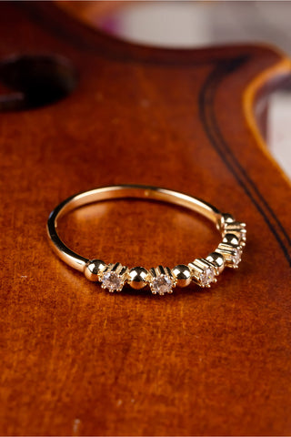 8 Ayar 5 Taşlı Minimal Hafif Kadın Altın Yüzük