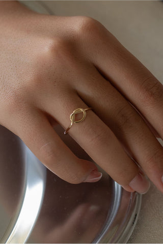 8 Ayar Taşsız Düğüm Desenli Kadın Altın Minimal Yüzük