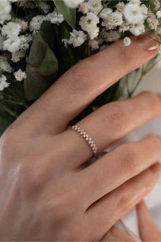 8 Ayar Zigzag Desenli Kadın Şık Altın Yüzük