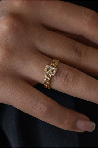 8 Ayar Taşlı Zincir Desenli Kadın Altın Harf Yüzük