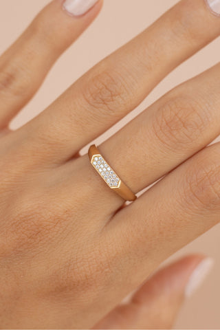 8 Ayar Taşlı Minimal Şık Kadın Altın Yüzük