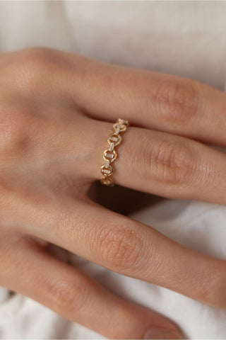 8 Ayar Zincir Tasarımlı Baget Taşlı Minimal Kadın Altın Yüzük