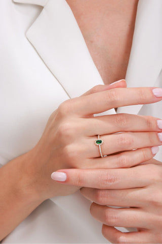 8 Ayar Yeşil Taşlı Minimal Kadın Altın Eklem Yüzük