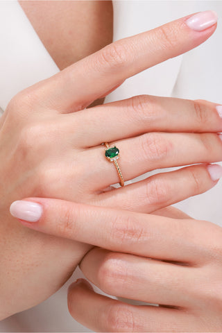 8 Ayar Yeşil Taşlı Altın Kadın Yüzük