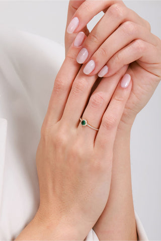 8 Ayar Yeşil Taşlı Kadın Altın Yüzük