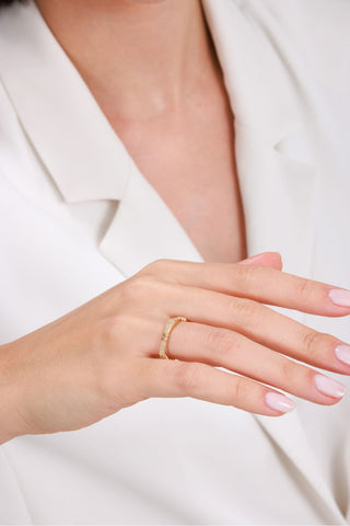 8 Ayar Taşlı Trend Kadın Altın Yüzük