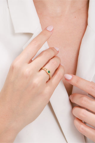 8 Ayar Yeşil Taşlı Modern Dokunuşlu Kadın Altın Yüzük