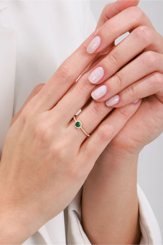 8 Ayar Yeşil Taşlı Kadın Altın Yüzük