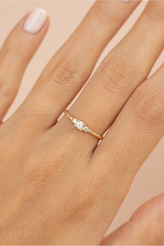 8 Ayar Taşlı Minimal Kadın Altın Eklem Yüzük