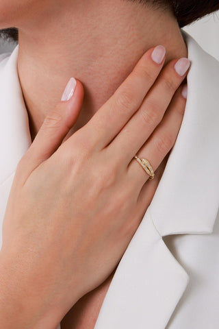 8 Ayar Taşlı Yılan Desenli Kadın Altın Yüzük