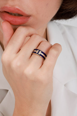 8 Ayar Şık ve Modern Mineli Kadın Altın Yüzük