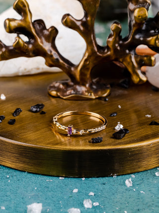 Zirkon Taşlı Minimalist Baget Altın Yüzük