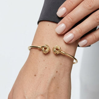 14 Ayar Düğüm Desenli Kadın Altın Kelepçe Bileklik