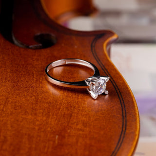 14 Ayar Altın Badem Tırnak Tektaş Kadın Yüzük